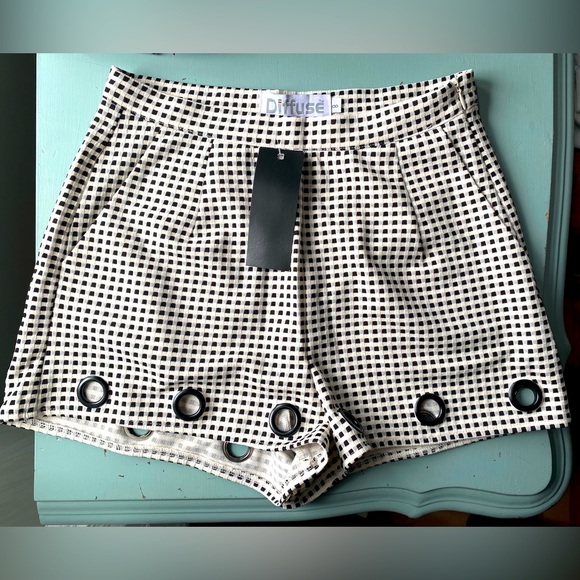 Shorts - Picture 1 of 2